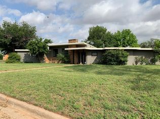 701 E Burnside St, Rotan, TX 79546