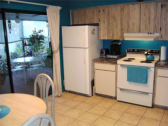 4th image of 818 Glenfield Dr