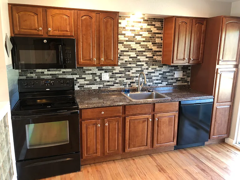 1725 Lansing St — Photo 14