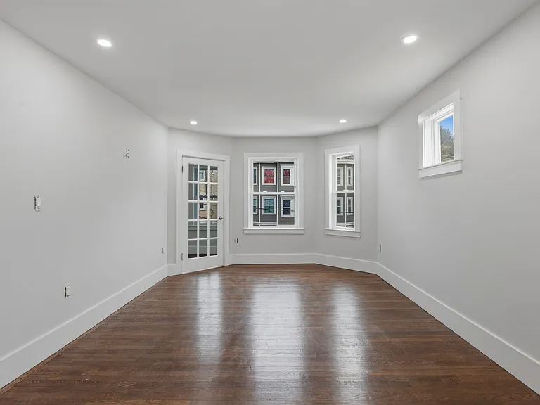 18 Ronan St #2 — Photo 9