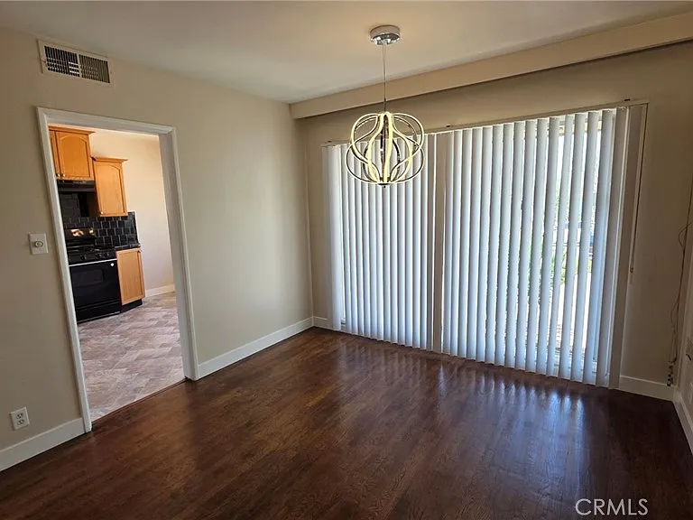 6034 S Kings Rd — Photo 4