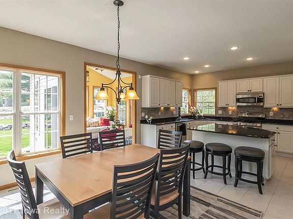 5th image of 8524 Newbury Ct