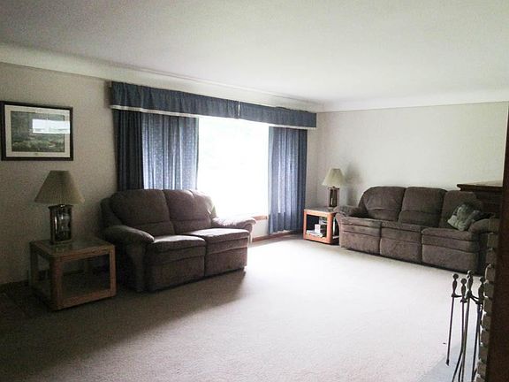 2nd image of 350 Fairlawn Dr