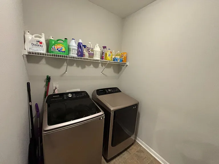 518 Tulip Ln — Photo 14