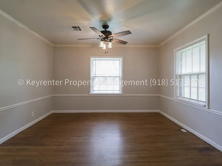 3322 E 23rd St — Photo 10