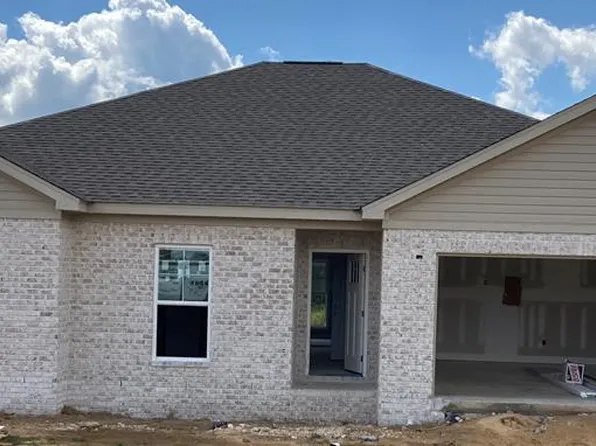 127 Edgewood Trl, Headland, AL 36345