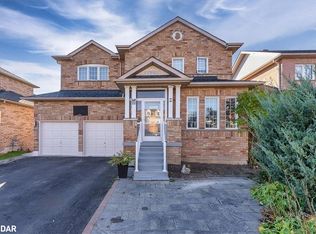 129 Flagstone Way, Newmarket, ON L3X 2Z8
