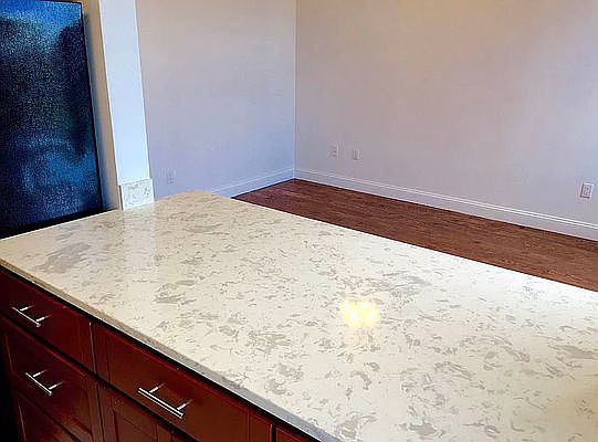 5th image of 780 E 2nd St APT 3I