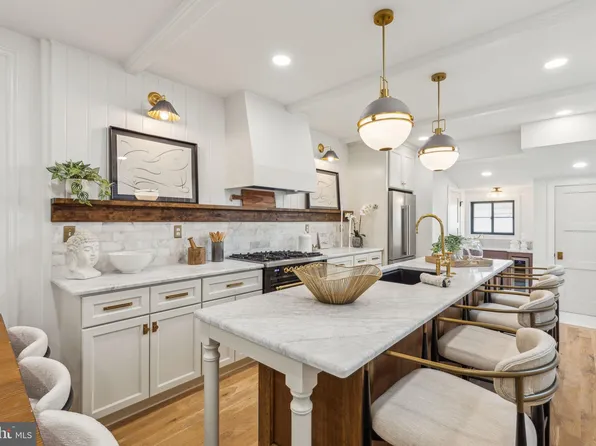 213 Morris St, Philadelphia, PA 19148