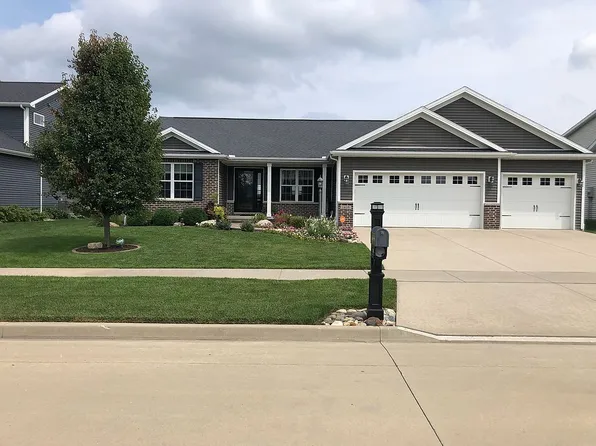 1410 Fieldstone Dr, Savoy, IL 61874