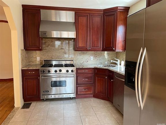 2nd image of 6121 161st St #1