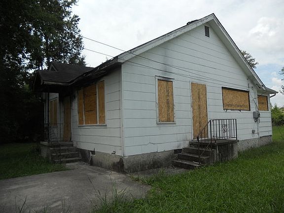2nd image of 2609 Roanoke Ave