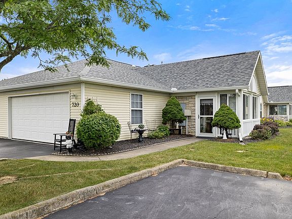4th image of 720 Villa Dr