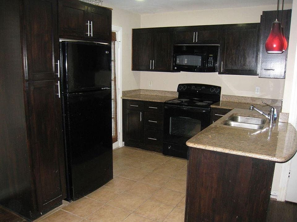 Kitchen with appliances
