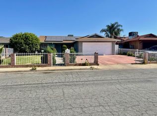850 Sequoia Ave, Sanger, CA 93657