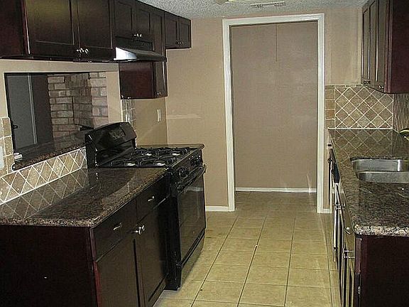 3rd image of 20011 Burle Oak Dr