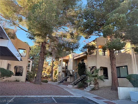 3rd image of 601 Cabrillo Cir Unit 211