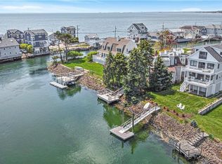 459 Pine Creek Ave, Fairfield, CT 06824