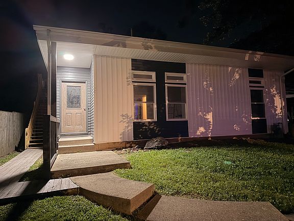 3rd image of 121 Oak Dr