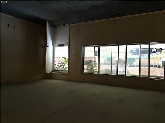 5th image of 4581 Loxley Dr