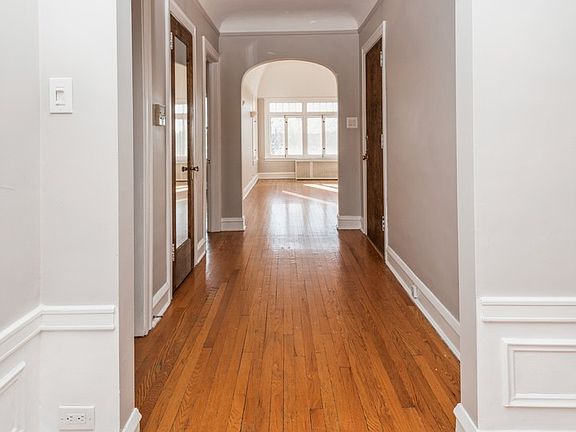 2nd image of 2204 W Granville Ave APT 3