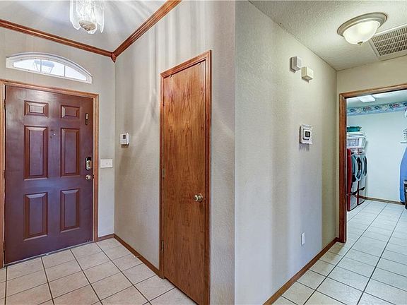 4th image of 14312 Sylena Way