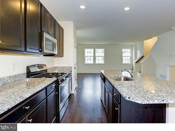 5th image of 415 Dogwood Dr #415