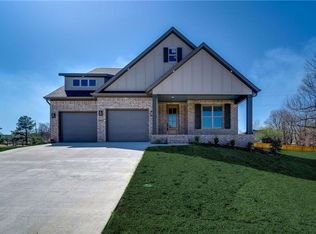 3421 E Galaxy Cir, Fayetteville, AR 72701
