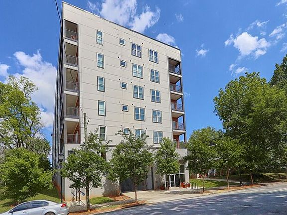 2nd image of 525 Parkway Dr #209