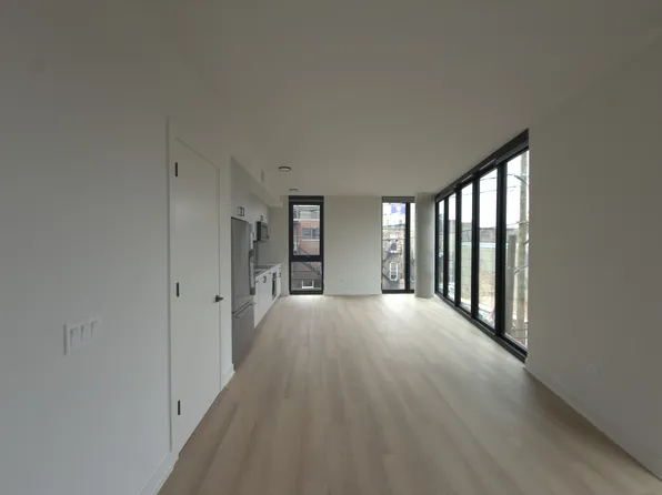 1100-15 W Grand Ave, Chicago, IL