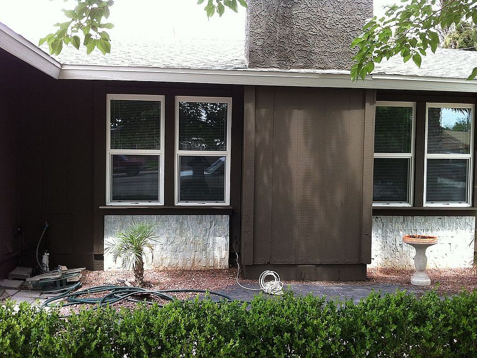 Front of house (fireplace)