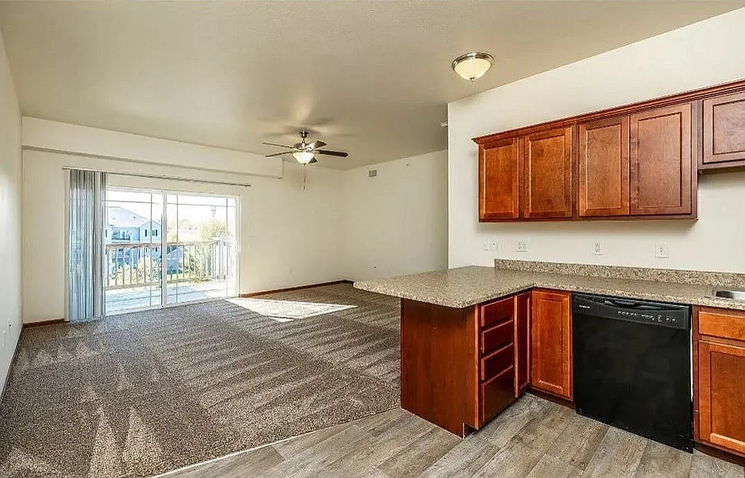 Village Pointe — Photo 4