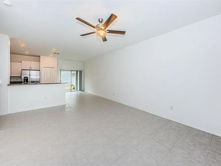 8327 Crescent Oaks Dr — Photo 9
