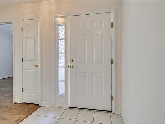 5th image of 737 Bradford Lane