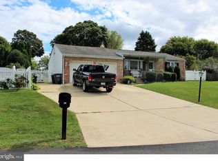 15 Elbow Ln, Trevose, PA