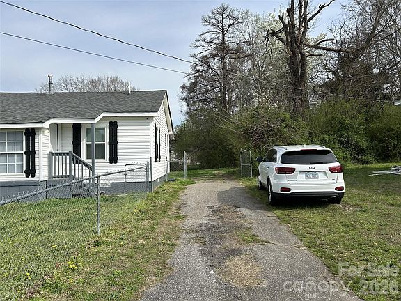 2nd image of 1716 Pope Ave