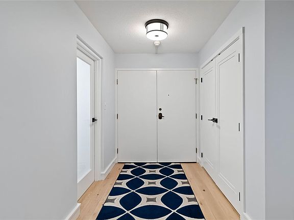 4th image of 2920 Cook St #501