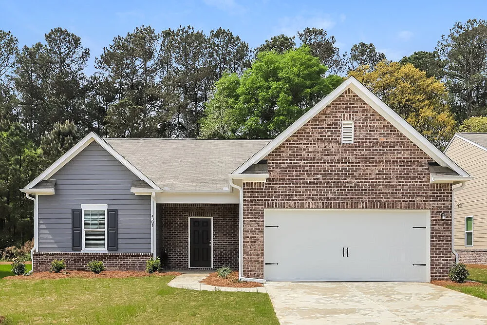 5 bed, 3.0 bath, 2722 sqft, $2,670 — Photo 1