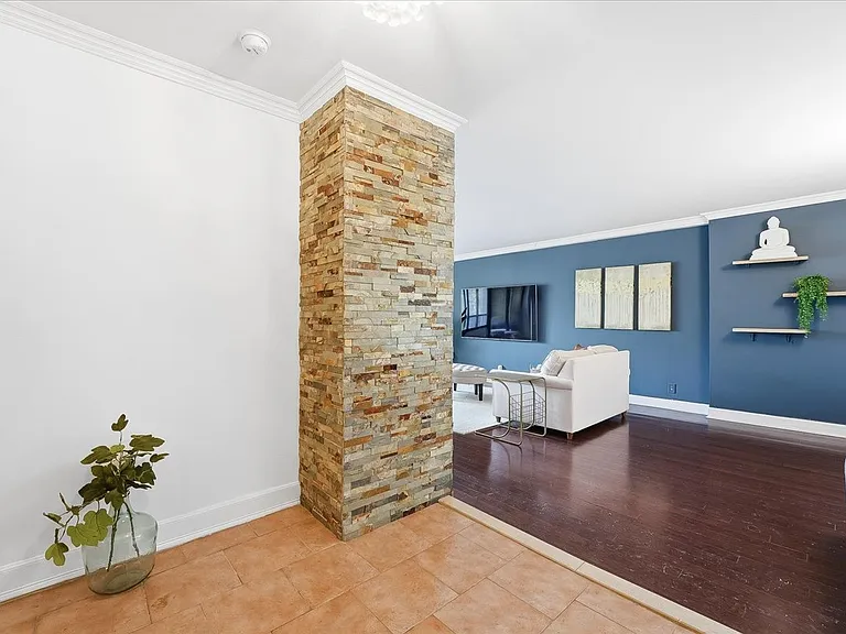 300 Winston Dr #L5 — Photo 8