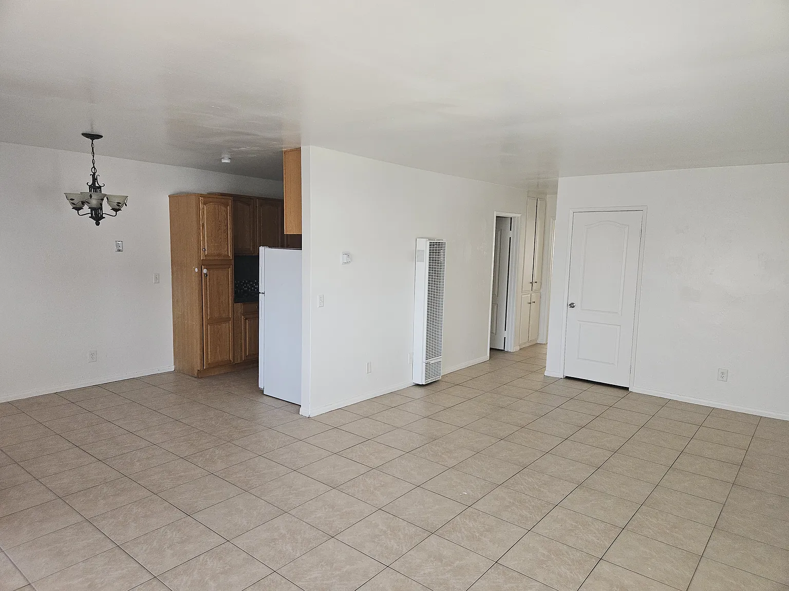 2 bed, 900 sqft, $2,300 — Photo 3