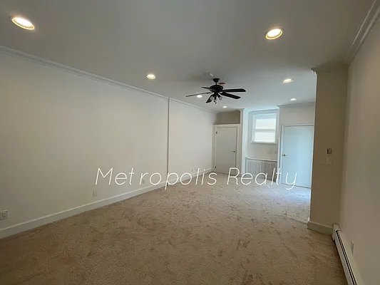 Rented by Metropolis International Realty Inc. | media 18