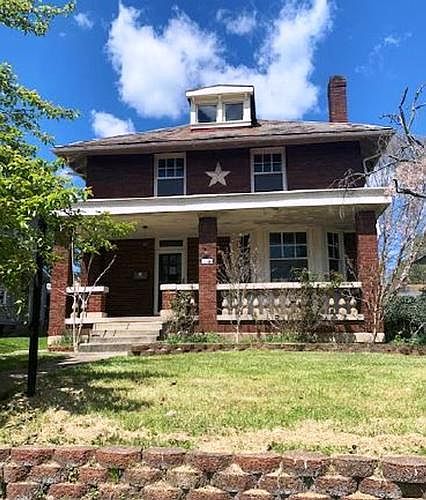1st image of 649 Locust Ave