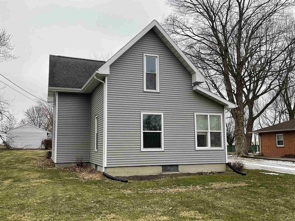 2nd image of 107 Railroad St