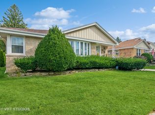 9225 S Sacramento Ave, Evergreen Park, IL 60805