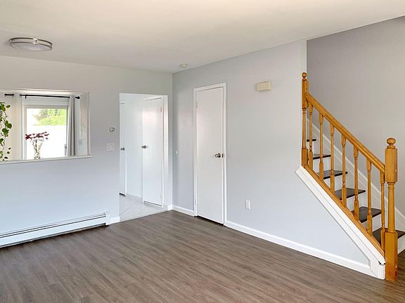 2nd image of 333 Parkinson Ave