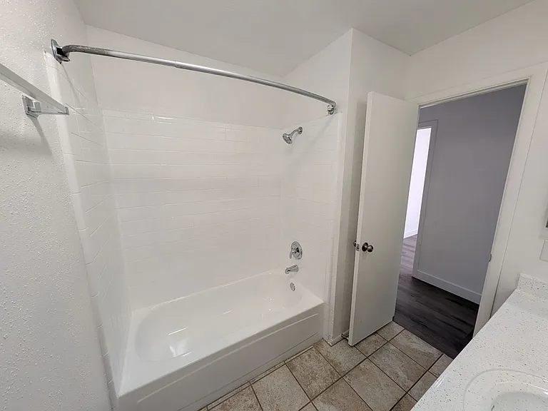7340 W Tuckey Ln — Photo 13
