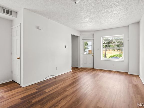 3rd image of 4322 Randall Pl