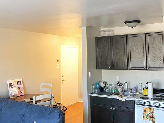 3rd image of 6606 W Windsor Ave APT L2