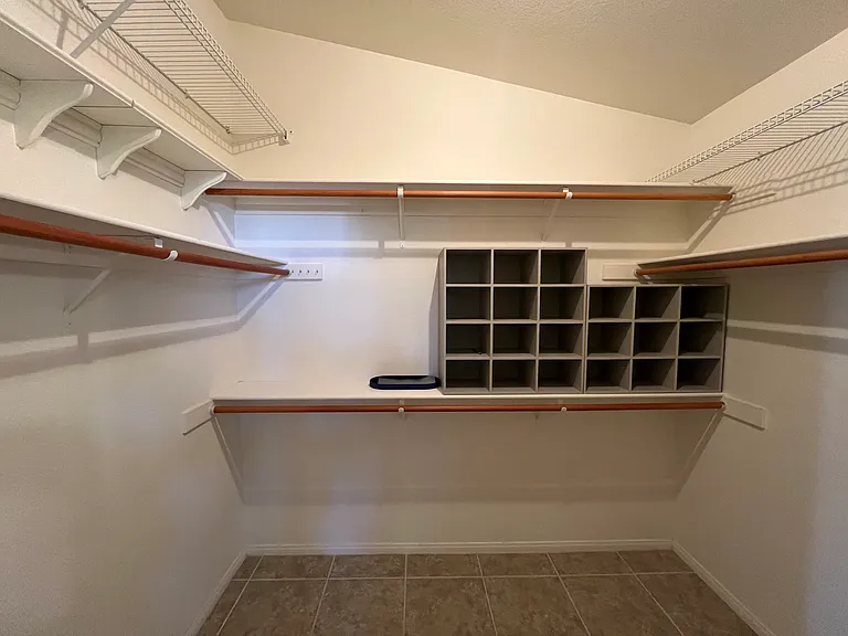 912 Windhook St — Photo 25