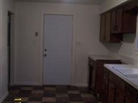 2nd image of 409 E Irvington Ave